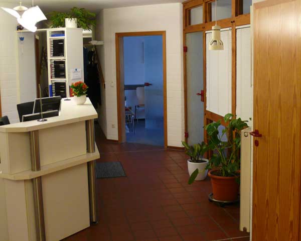 Patientenempfang und Eingang Wartezimmer
